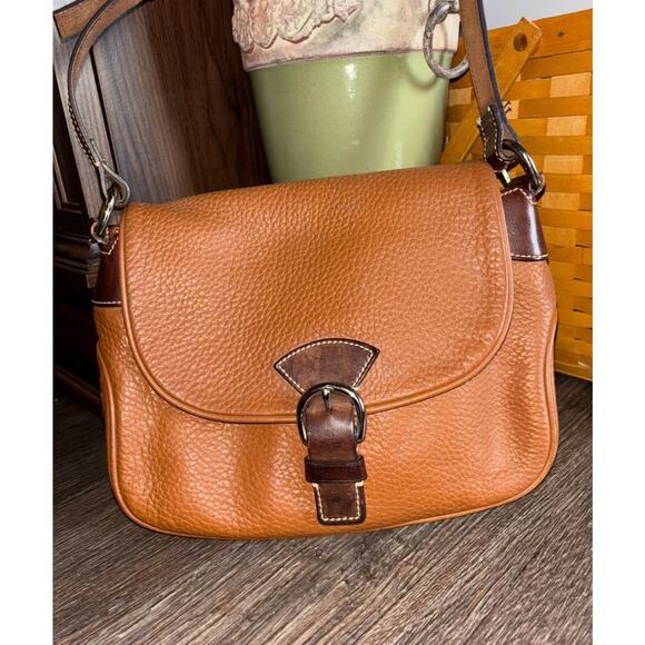 Dooney & Bourke tan saddle slim flap bag All-Weather Leather EXCELLENT COND - Picture 2 of 13